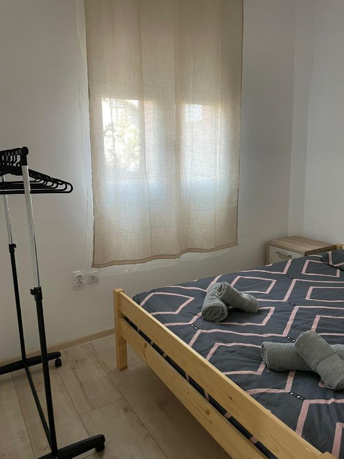 Apartmani Marija Zemun Zemun Polje Buitenkant foto