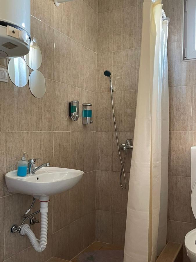 Apartmani Marija Zemun Zemun Polje Buitenkant foto