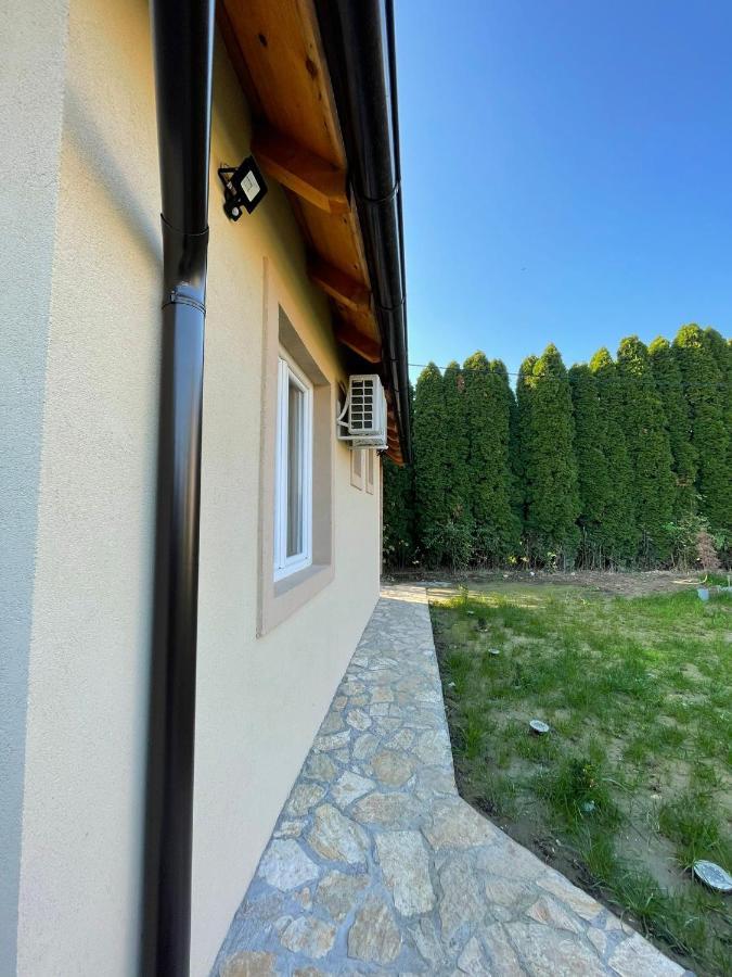 Apartmani Marija Zemun Zemun Polje Buitenkant foto