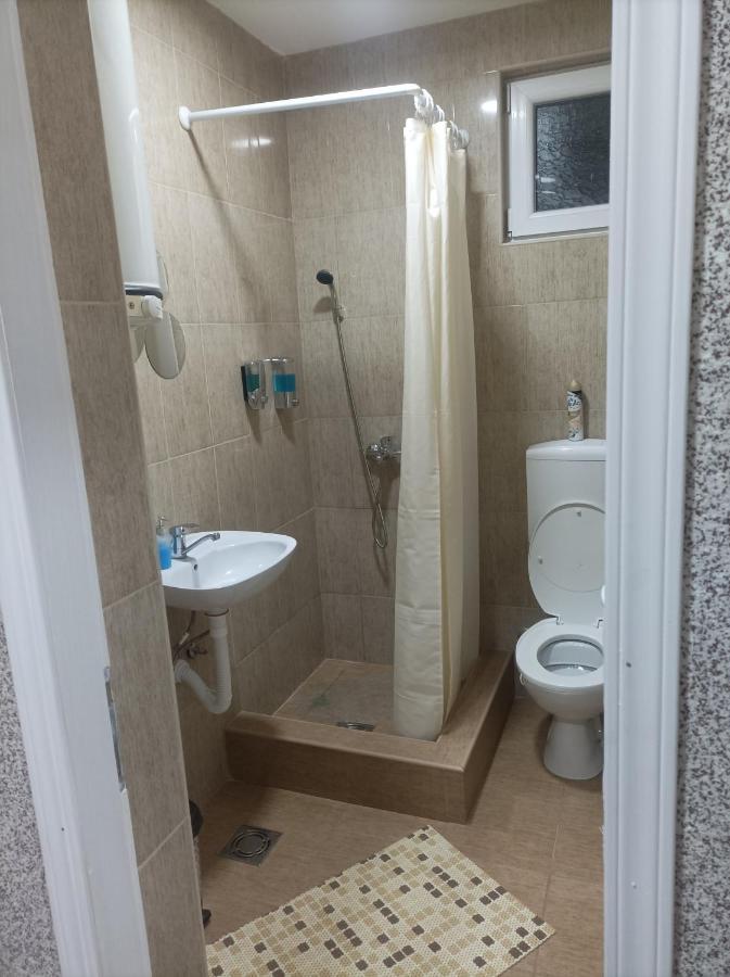 Apartmani Marija Zemun Zemun Polje Buitenkant foto