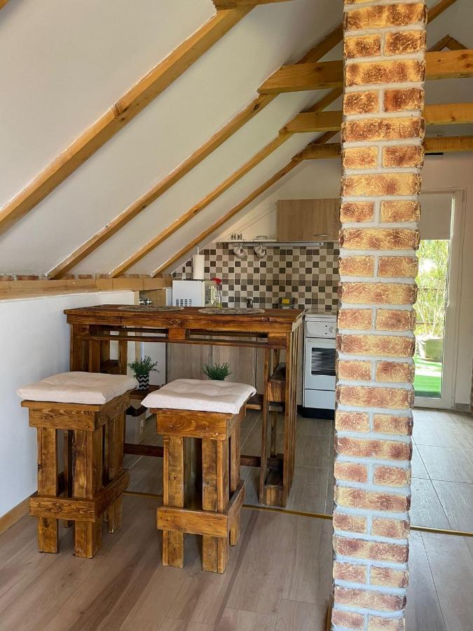 Apartmani Marija Zemun Zemun Polje Buitenkant foto