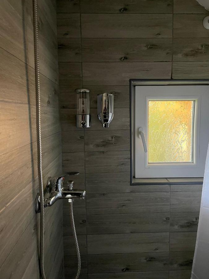 Apartmani Marija Zemun Zemun Polje Buitenkant foto