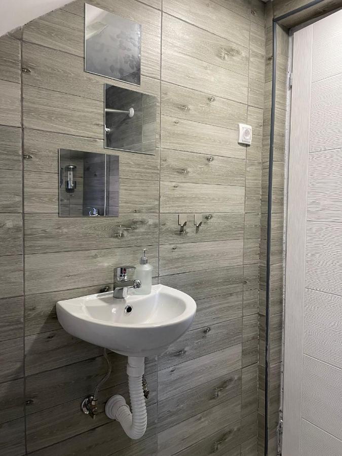 Apartmani Marija Zemun Zemun Polje Buitenkant foto