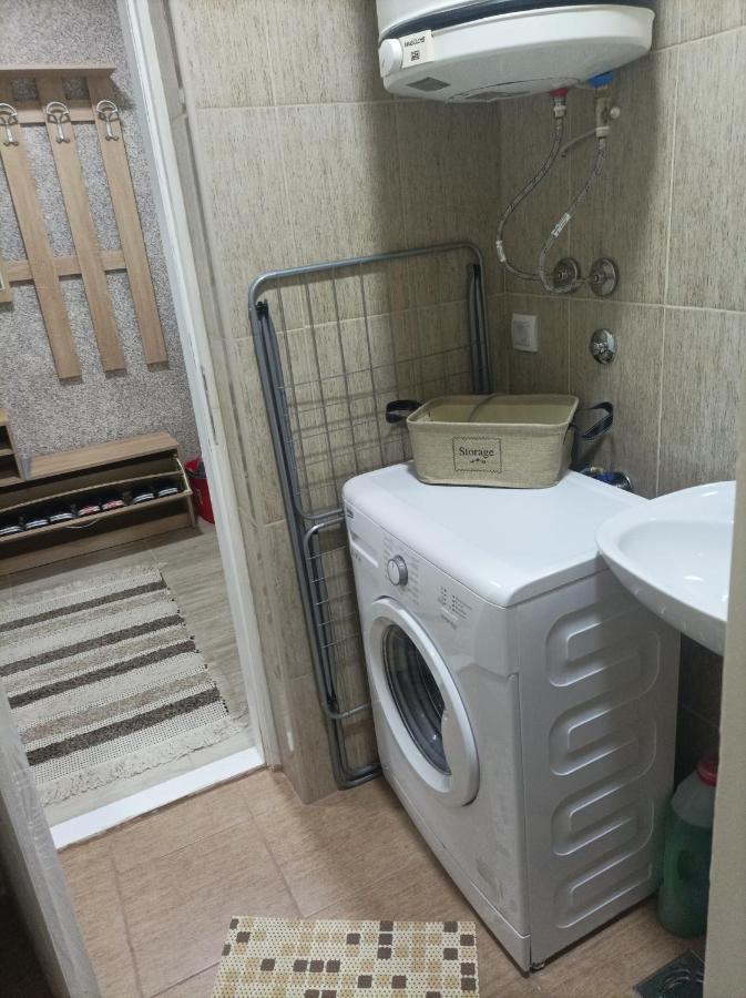 Apartmani Marija Zemun Zemun Polje Buitenkant foto