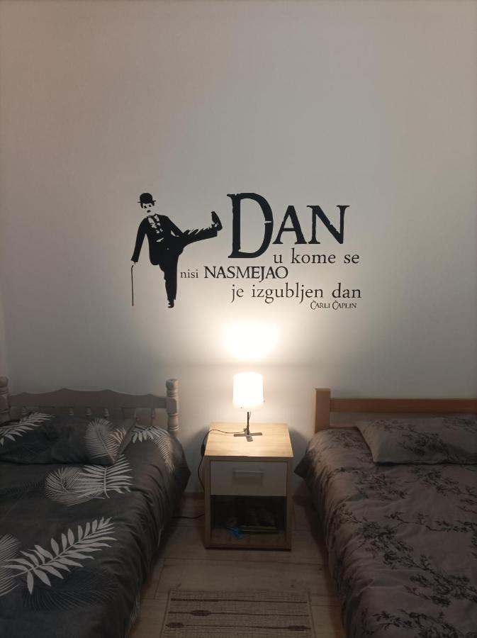 Apartmani Marija Zemun Zemun Polje Buitenkant foto